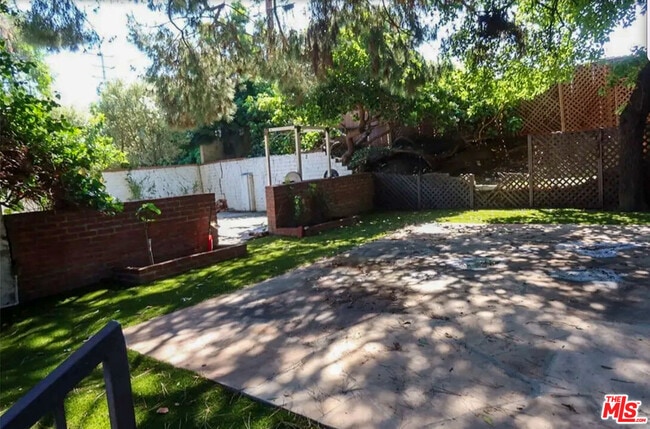 Building Photo - 7544 Flight Ave