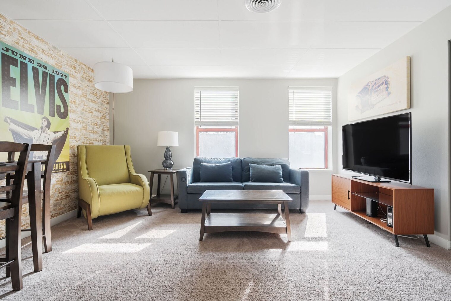 Building Photo - 615 N East St