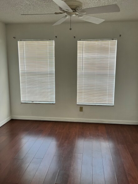 Building Photo - 108 Santa Clara Dr