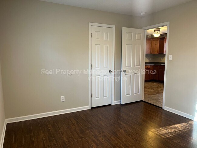 Building Photo - 709 S Webb St