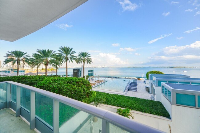Building Photo - 1331 Brickell Bay Dr