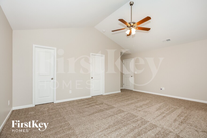 Building Photo - 1512 Summer View Ln