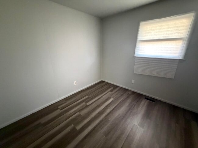 Building Photo - 5.5 Grace-