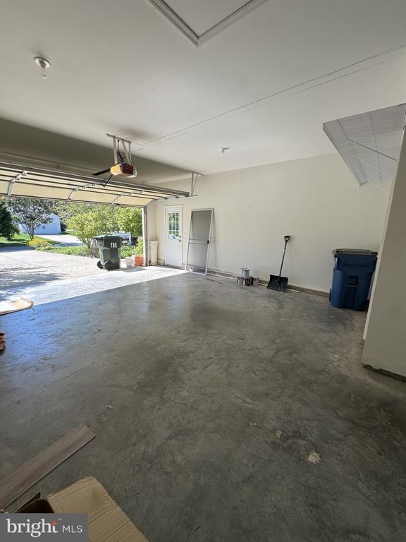 Building Photo - 7482 Jeffreys Way