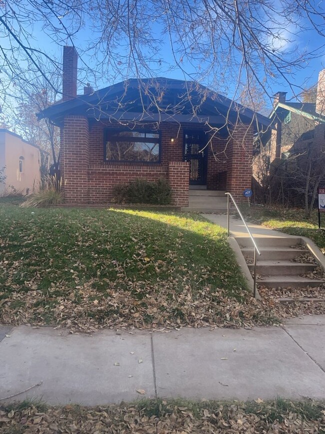 Building Photo - Wash Park Bungalow!