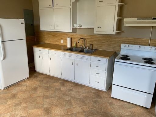 Building Photo - Beautiful 2 Bedroom 1 Bath Home