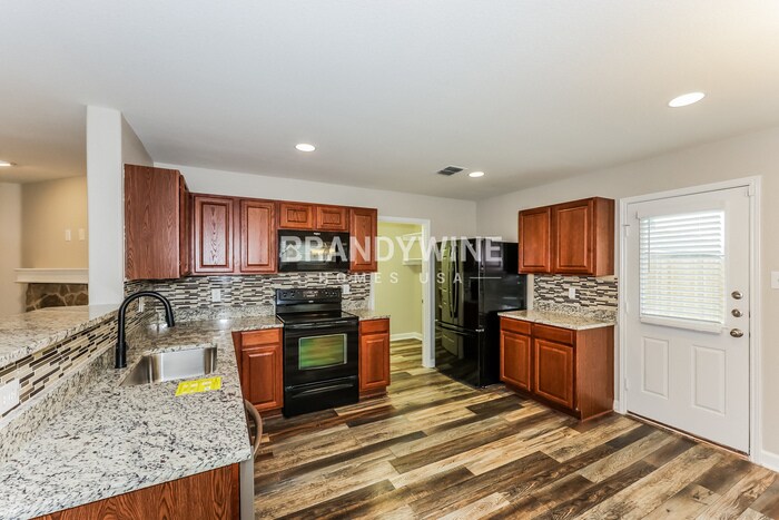 Building Photo - 510 Blue Sage