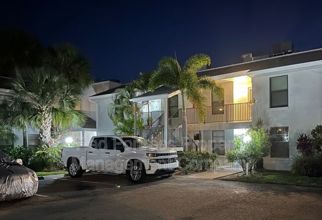 Building Photo - 7113 Quail Run Ct W