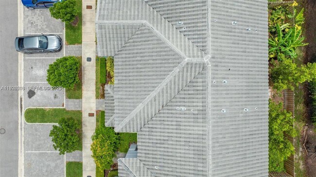 Building Photo - 2668 SE 19th St