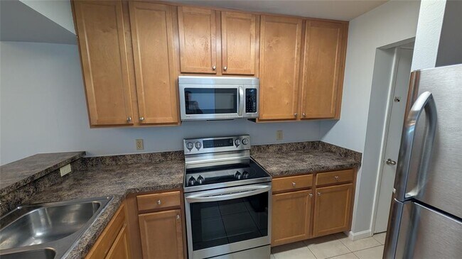 Building Photo - 2882 Plaza Terrace Dr