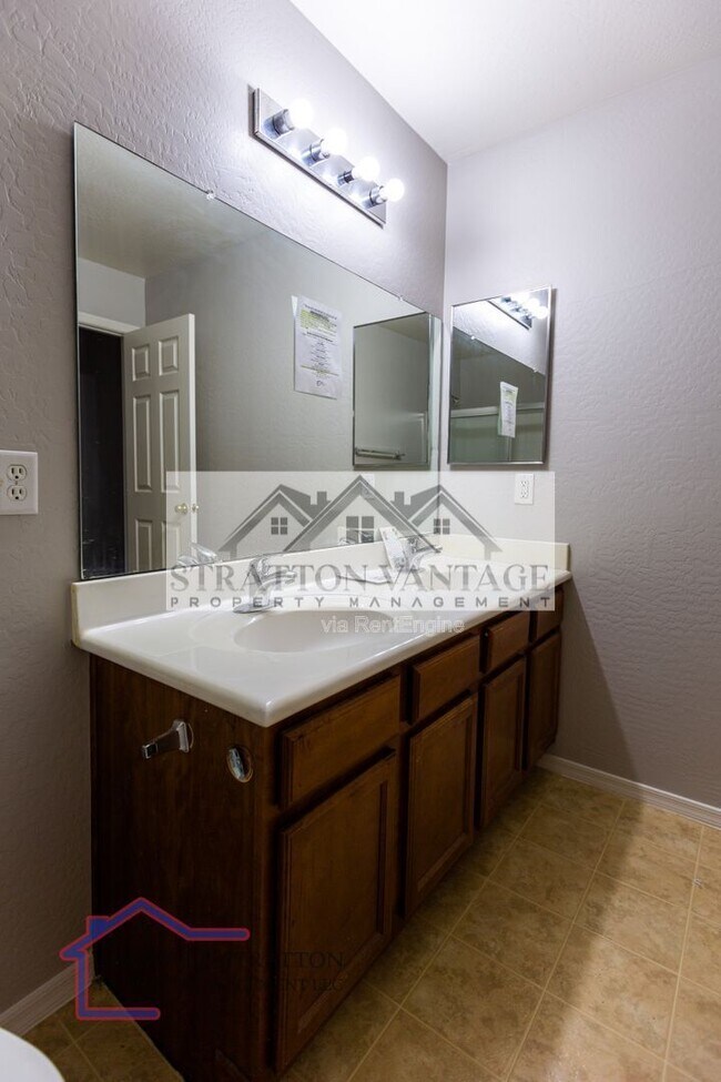 Building Photo - 21731 W Pima St