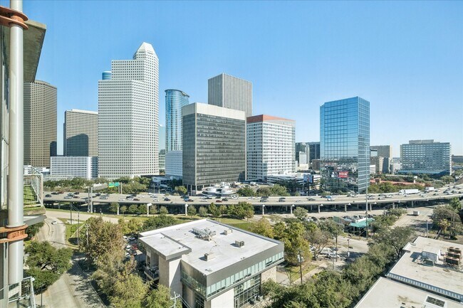 Building Photo - 2000 Bagby St