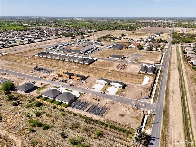 Building Photo - 2705 Bald Cypress Dr
