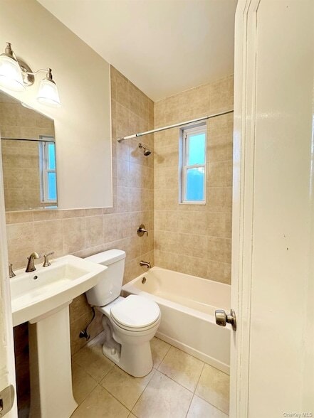 Building Photo - 68-11 Dartmouth St