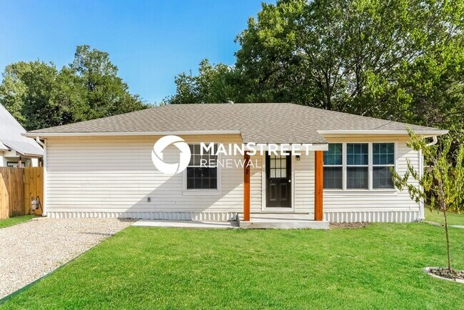 Building Photo - 3 Bedroom Pet-Friendly Home in CRANDALL, TX with Main Street Renewal