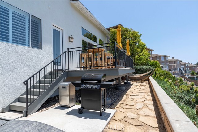 Building Photo - 6206 E Cliffway Dr