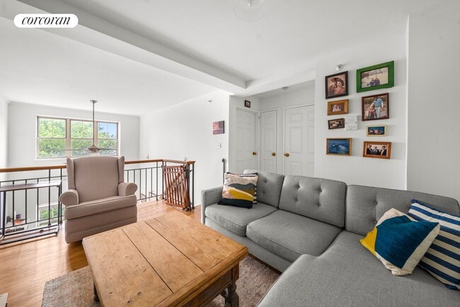 Building Photo - 15 Calder Pl