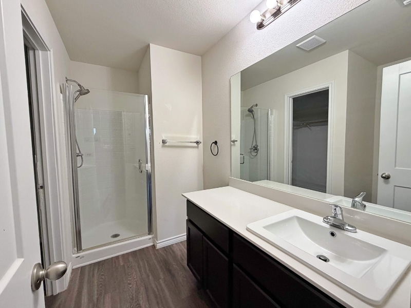 Building Photo - 7026 Phoenix Dr