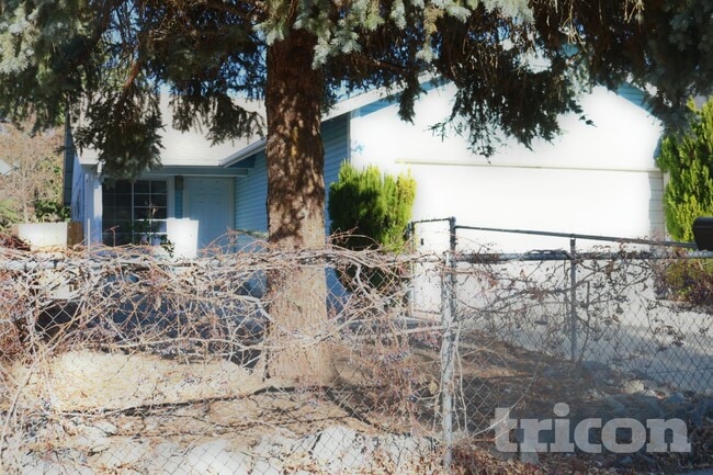 Building Photo - 2020 Burnside Dr