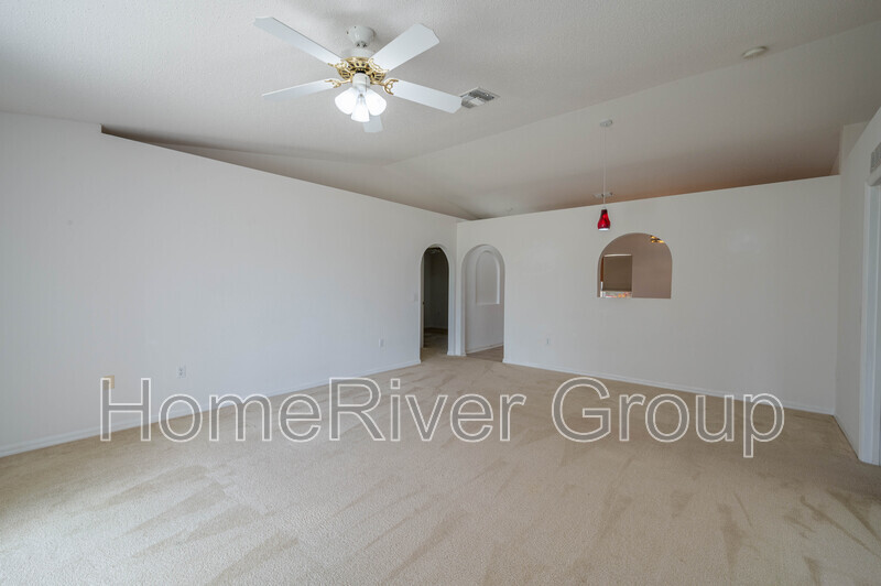 Building Photo - 3810 McKinley Dr