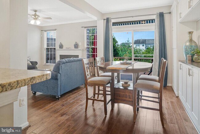 Building Photo - 22438 Maison Carree Square
