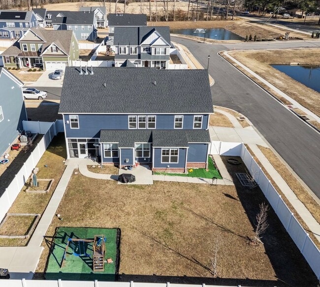 Building Photo - 312 Maycox Ln