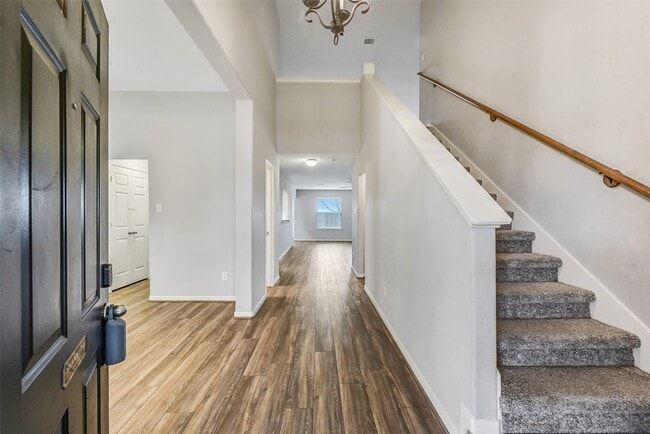 Building Photo - 4202 Parry Dr