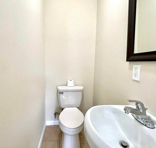 Building Photo - 350 Congress St