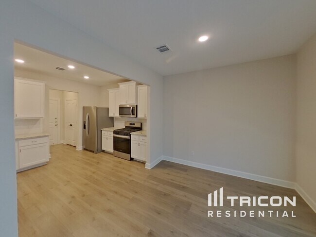 Building Photo - 1212 Bullock Dr