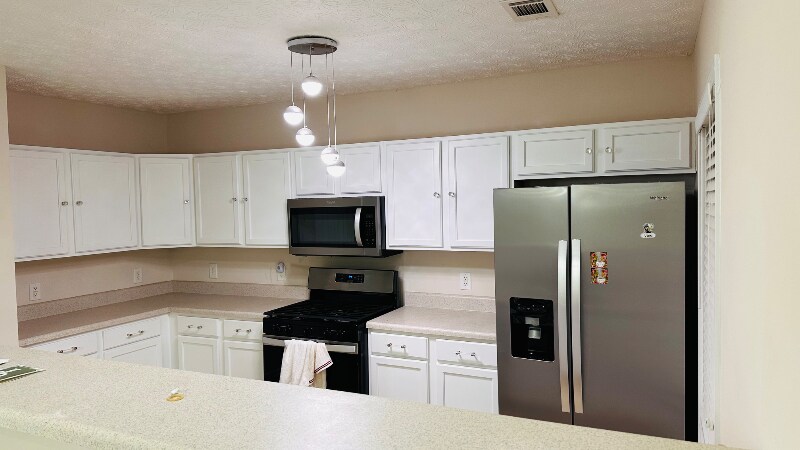 Building Photo - 5961 Grovegate Ln