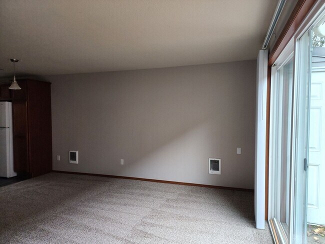 Building Photo - Townhouse in Newberg