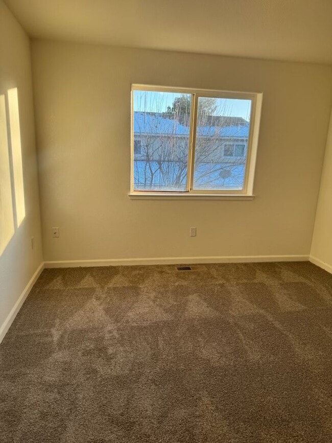 Building Photo - Townhouse in Carson for rent $2300 a month, 3 Bedroom, 2.5 baths, water/sewer paid by owner