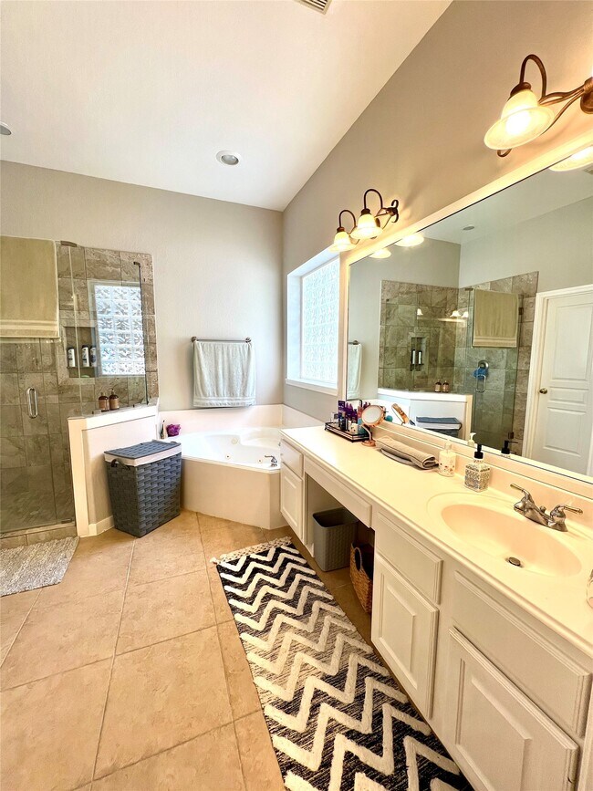 Building Photo - 27 E Shale Creek Cir