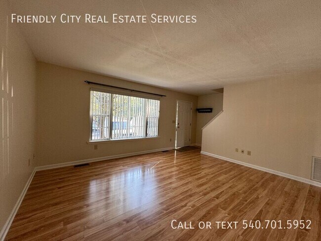 Building Photo - 2320 Breckenridge Ct