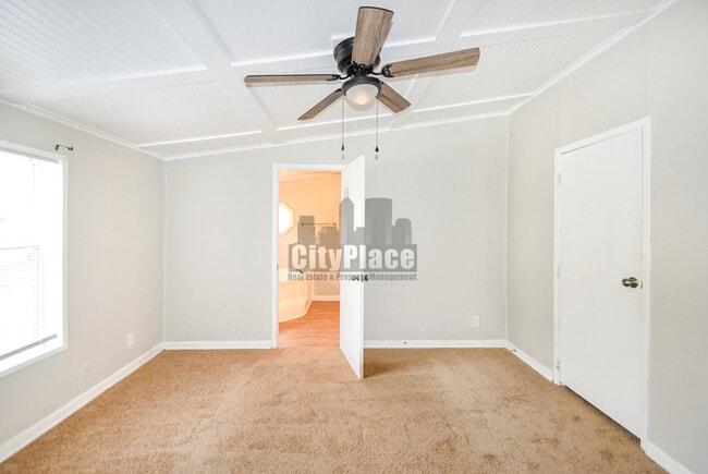 Building Photo - 2841 W Ray St