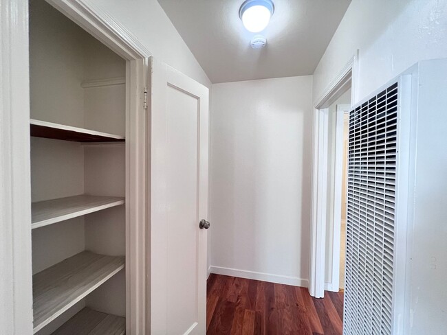 Building Photo - BRIGHT & SPACIOUS 1 BEDROOM/1 BATH AVAILABLE TO RENT IN HAYWARD!!!!