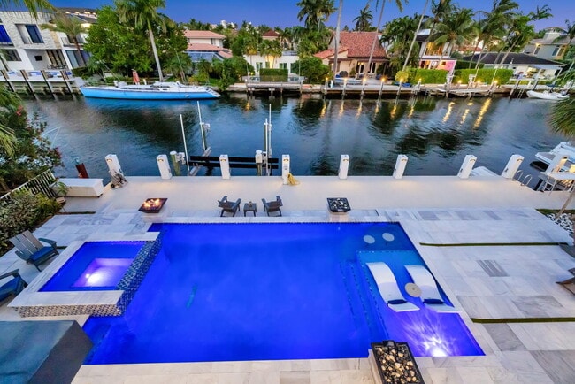 Building Photo - 334 Isle of Capri Dr