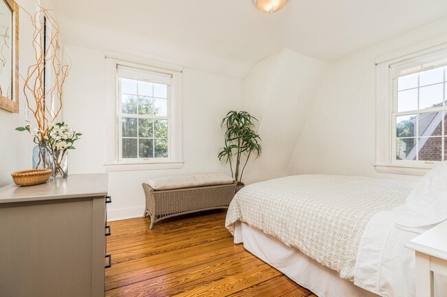 Building Photo - 77 Porpoise Way