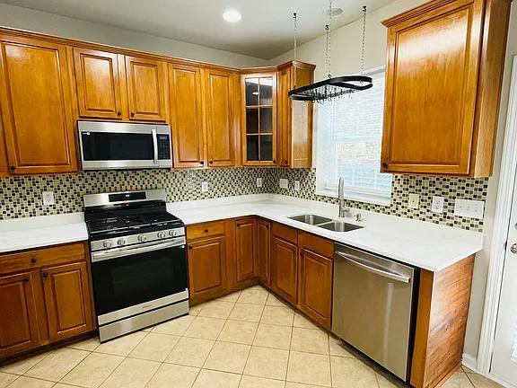 Building Photo - 411 Plank Bridge Way