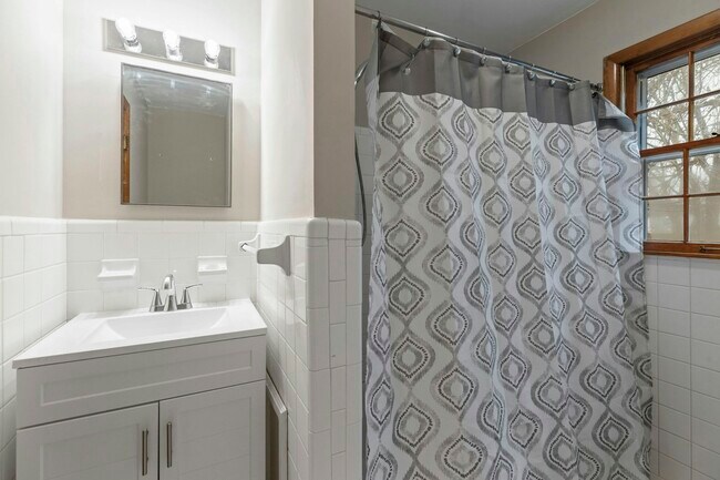 Building Photo - 3511 Purdy Dr NW