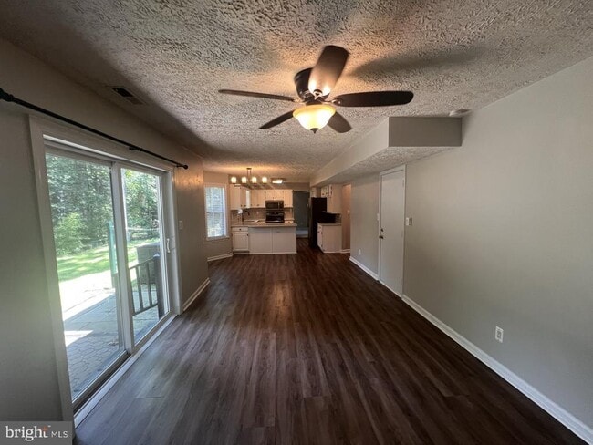 Building Photo - 44236 Pine Creek Ln