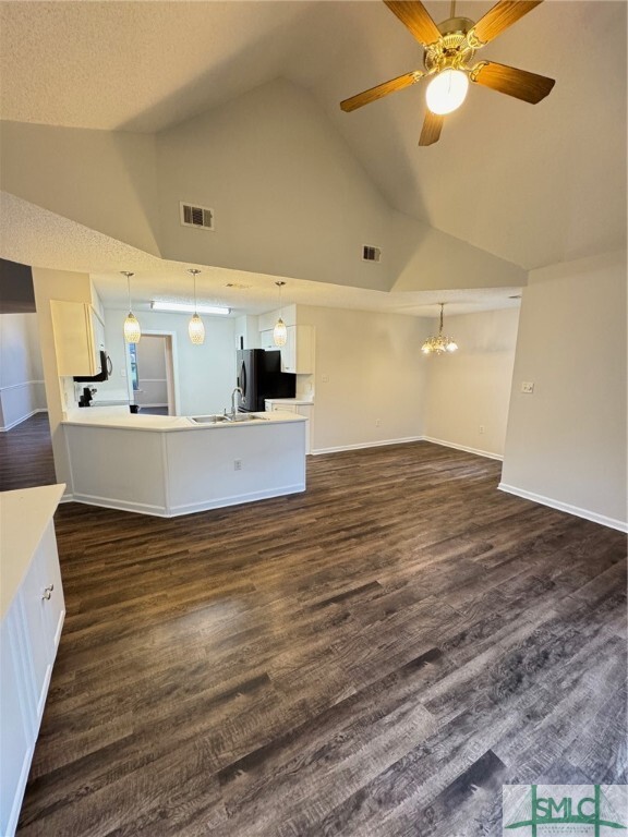 Building Photo - 144 Village Lake Dr