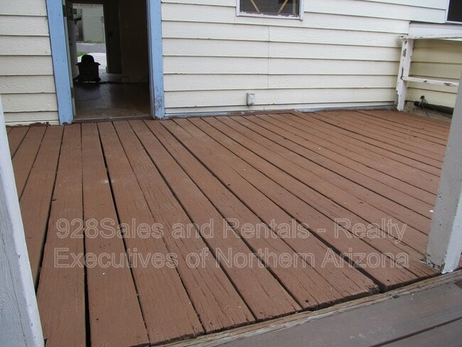 Building Photo - 535 S Ernest St