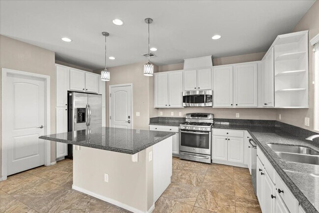 Building Photo - North Las Vegas Beauty – Roomy, Stylish, a...