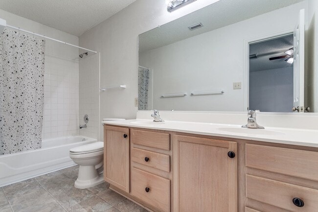 Building Photo - Welcome home to this single-story home in highly desirable Northwest Crossing