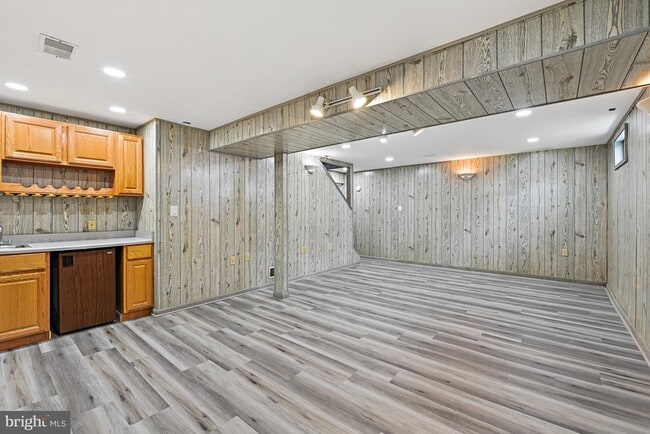 Building Photo - 9409 Mirror Pond Dr
