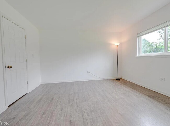Building Photo - 7413 Brookdale Dr