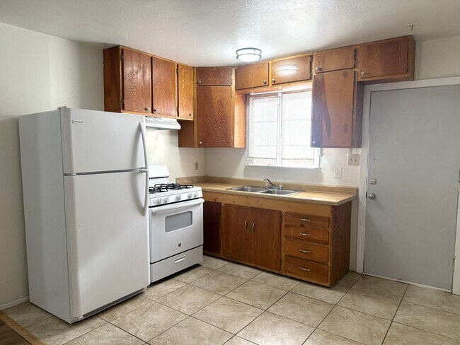 Building Photo - 2425 Mountain Rd NW