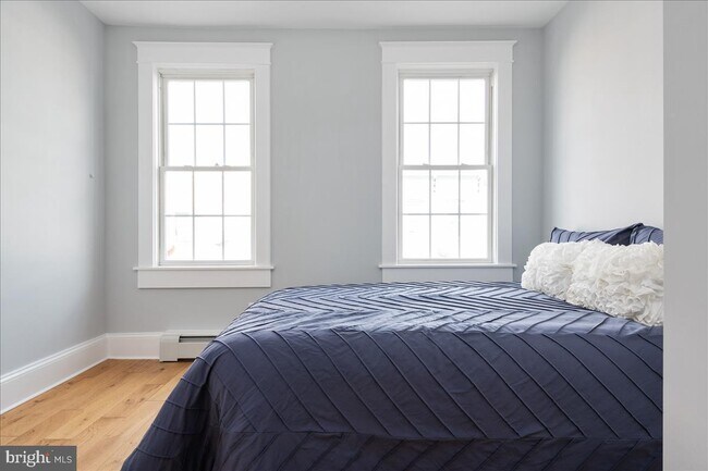 Master Bedroom - 3415 Mount Pleasant Ave