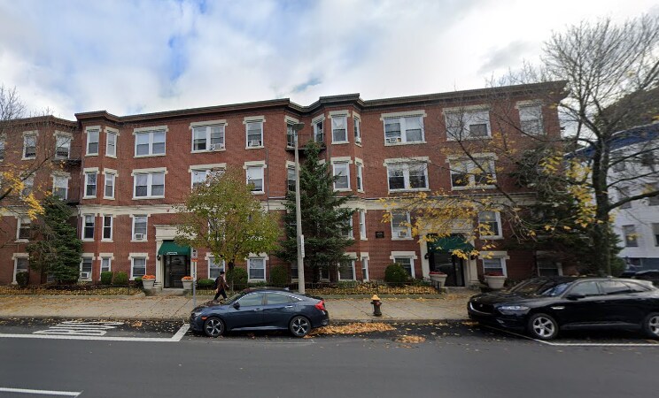 Building Photo - 520 Cambridge St